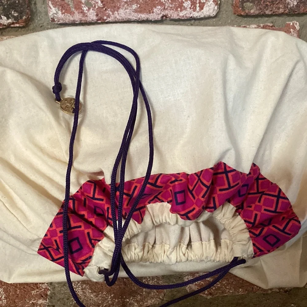 Tory Burch Emerson Tote Burgundy w/Dustbag - Picture 2 of 8